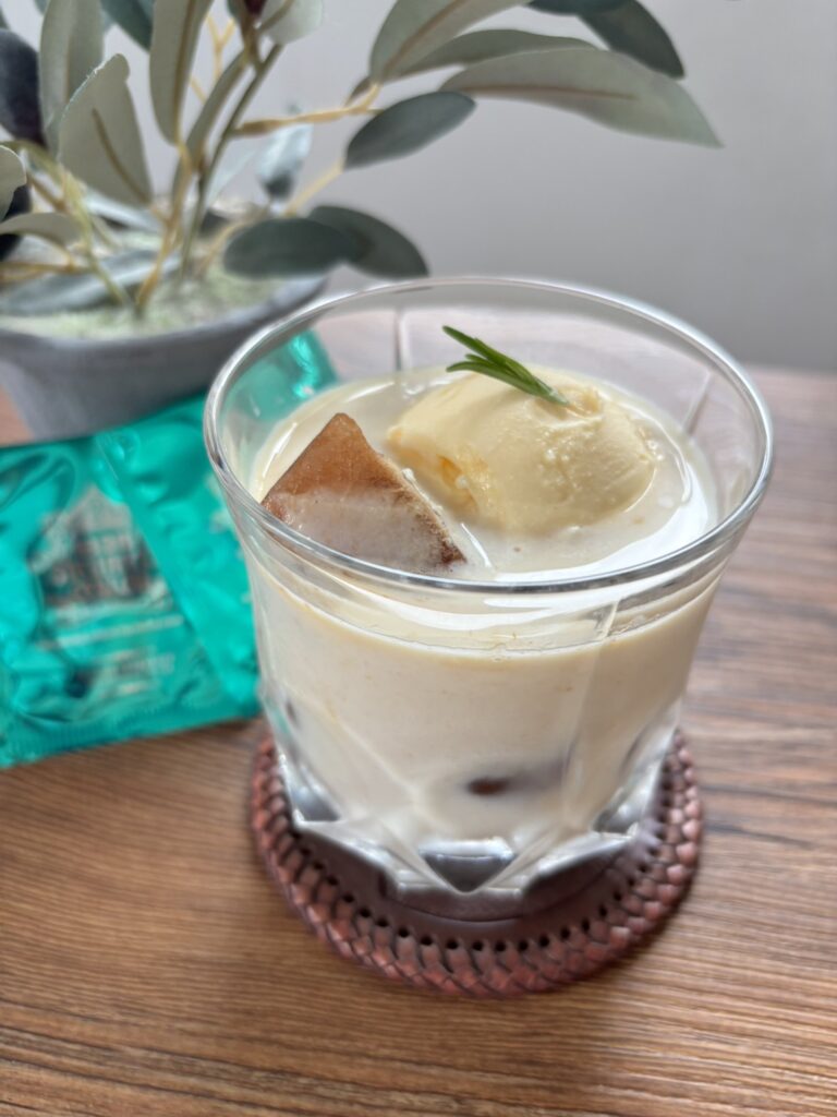 薄まらない！紅茶氷のロイヤルミルクティーフロート